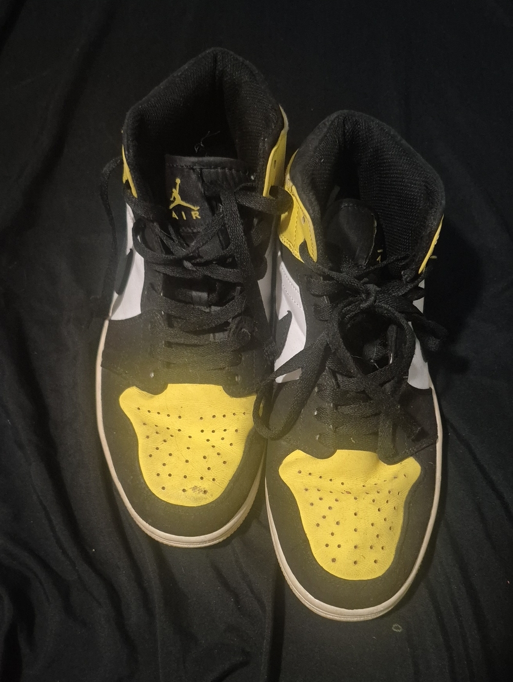 Jordan Kids High-Top Sneakers in Black, Yellow & White